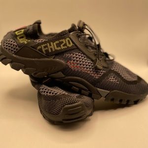 NWT- Men’s Water Shoes